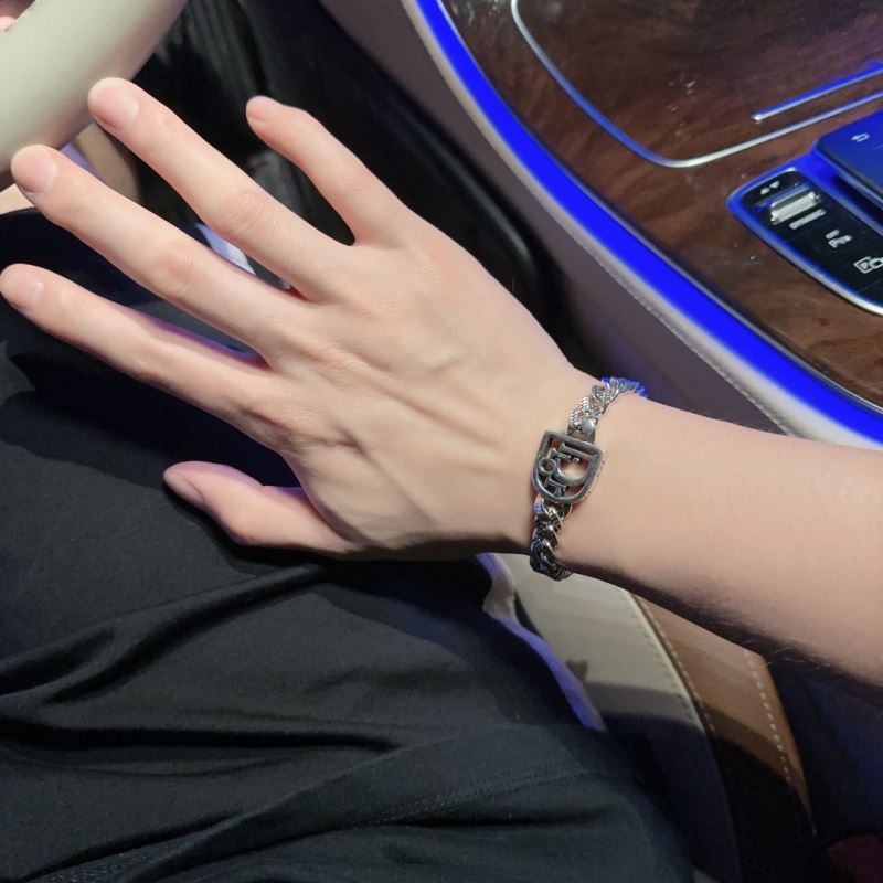 chr1st1an D10r bracelets